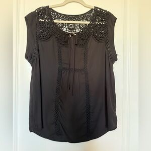 Daniel Rainn Black Crochet Accent Blouse